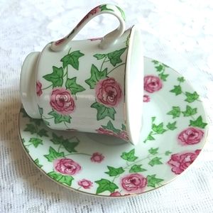 Bird Feeder Teacup and Saucer Pink Roses, Green Ivy Design w/Small Bag Birdseed